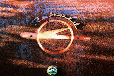 Rust never sleeps- Opel-Rekord-Logo