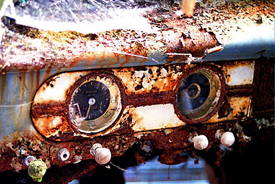 Rust never sleeps - Renault-4-CV-Tacho